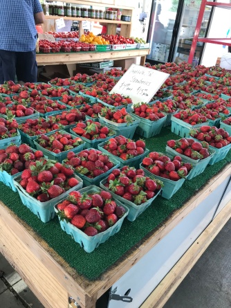 farmers market strawberries